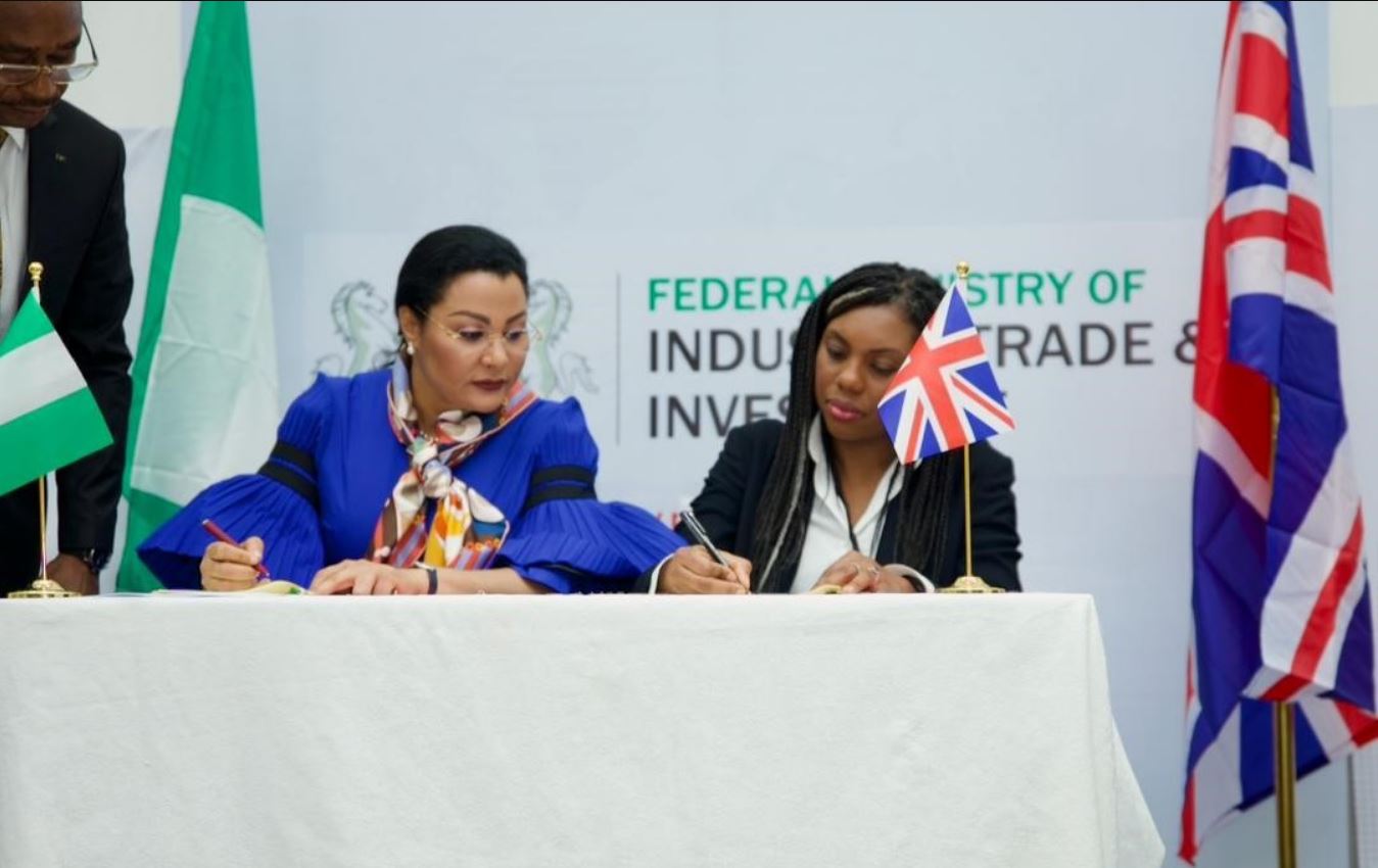UK and Nigerian govt signing MoU